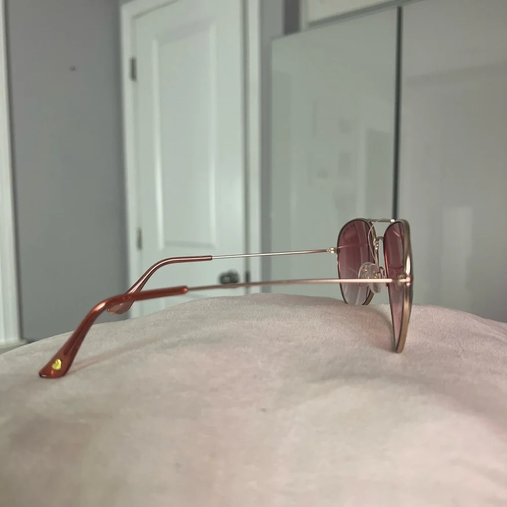 NWOT Juicy Couture Pink Lens With Gold Accent Heart - Picture 3 of 10